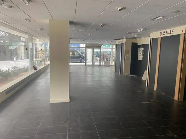 Local commercial 200 m²