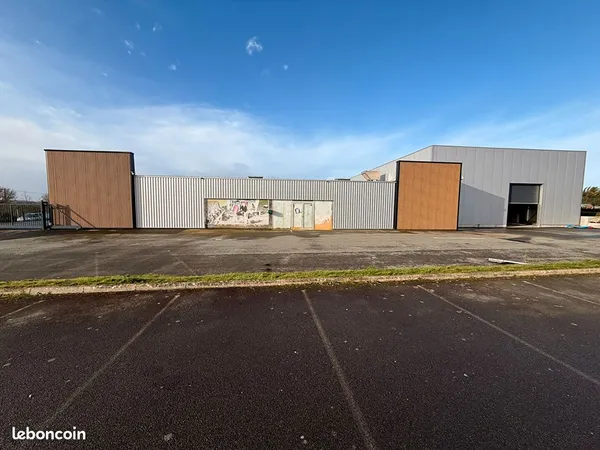 Local 375 m² PAIMPOL