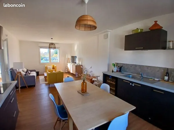 F4-76m2- 1km centre Lamballe