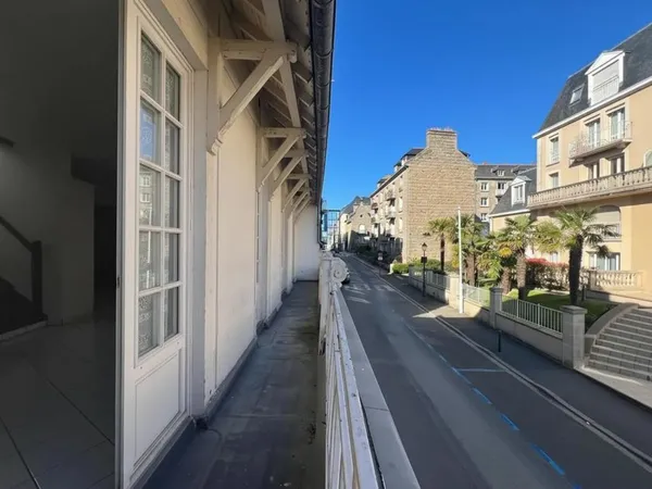 Grand duplex avec studio à Dinard centre