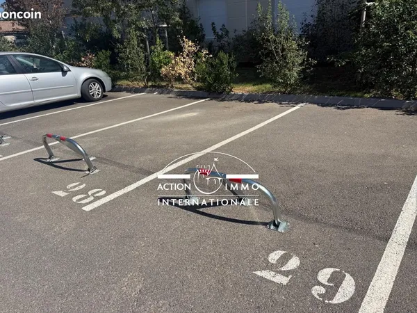 Parking/box 11 m² Saint-Martin-de-Crau