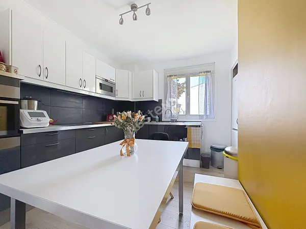 Appartement 3 pièces à vendre à Rezé - Secteur 8 mai - PREVISION DPE C APRES TRAVAUX DE RENOVATIONS 