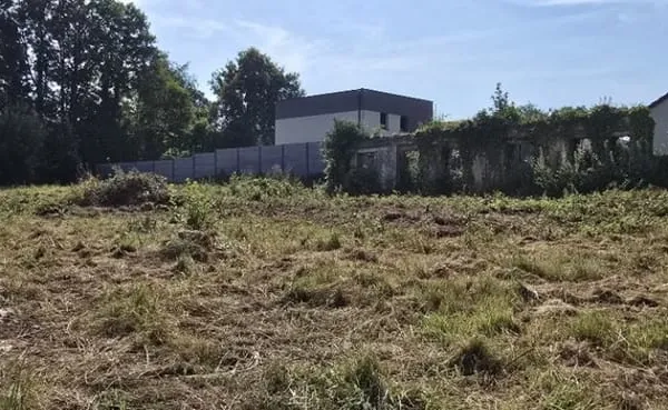 Terrain 769 m²