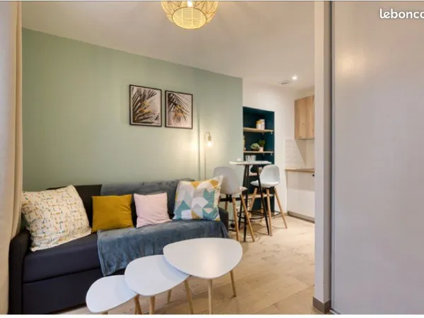 Studio 1 pièce 14 m²