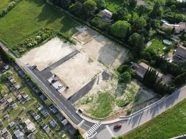Terrain 325 m²
