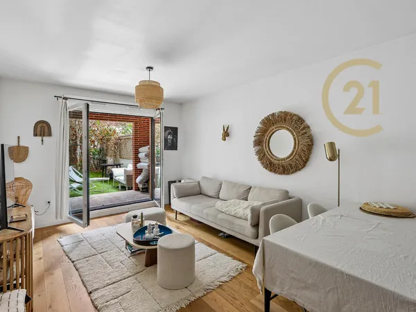 Vend à Puteaux appartement avec jardins 2 chambres très bon état