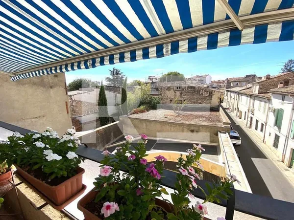 NÎMES CENTRE-APPT de 89 m²-Balcon plein sud, et parking