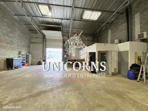 Local industriel 257 m²