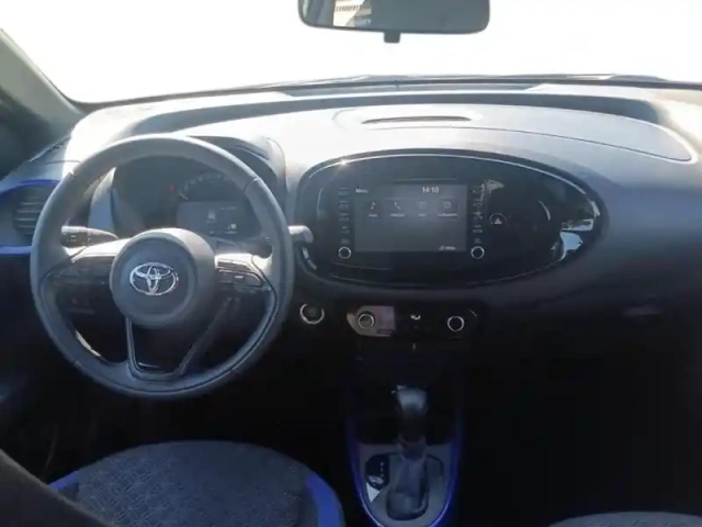 Toyota Aygo x 1.0 vvt-i 72ch design s-cvt my24 — photo 11