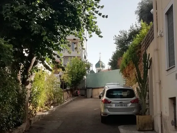 PARKING voiture moyenne quartier Gambetta/Parc Impérial Nice