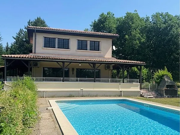 Villa 7 pièces 267 m²