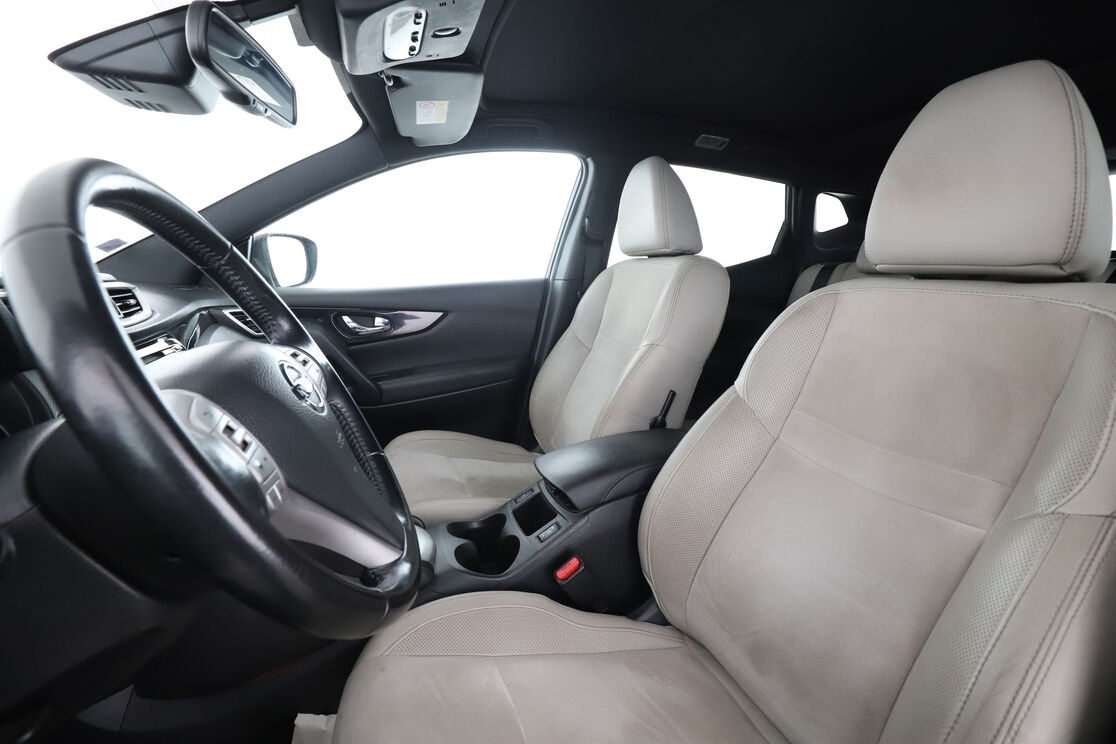 Nissan Qashqai 1.6 dCi Xtronic — photo 9