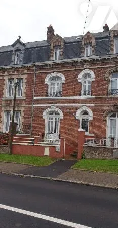 Maison 7 pièces 176 m²