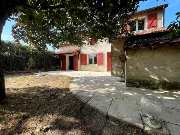 Opportunité rare : Le May centre-ville, 1 448 m² de terrain, 5 chambres, 148 m² habitable !