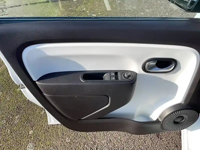 Renault Twingo iii e-tech — photo 79