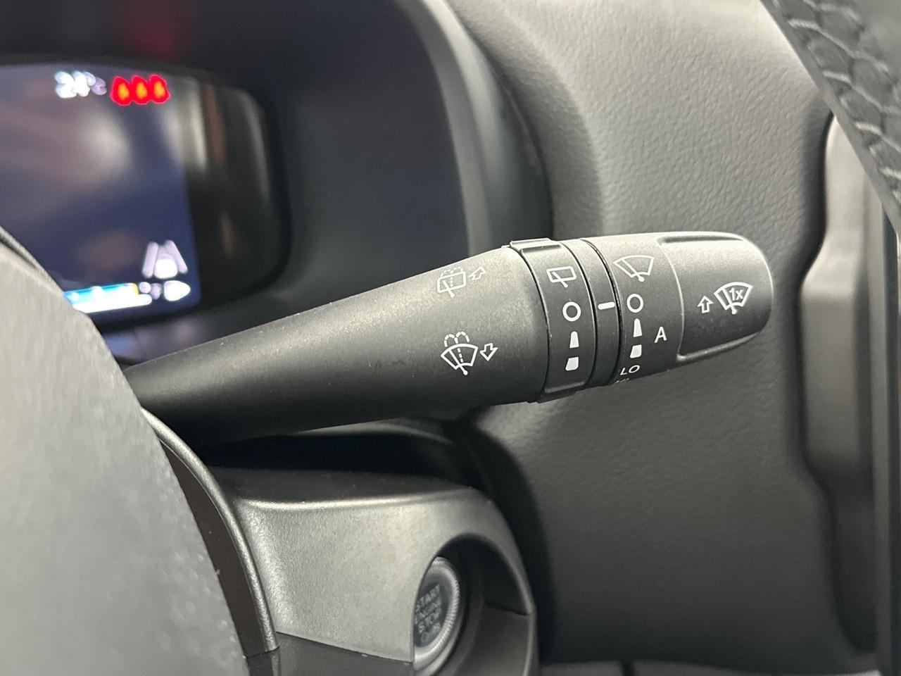 Jeep Renegade 1.5 turbo t4 130 ch bvr7 e-hybrid altitude — photo 18