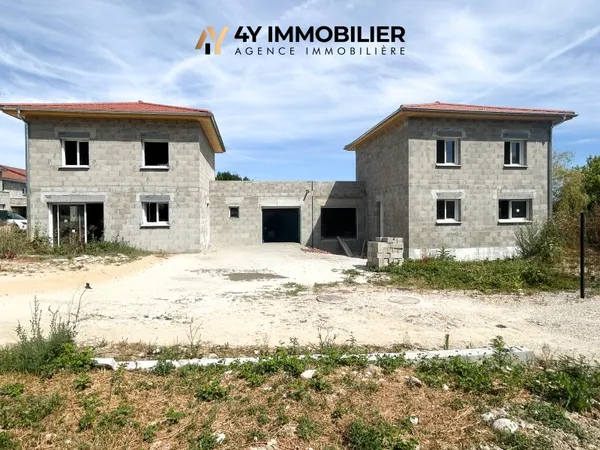 Maison mitoyenne de 105 m2 + garage de 15 m2