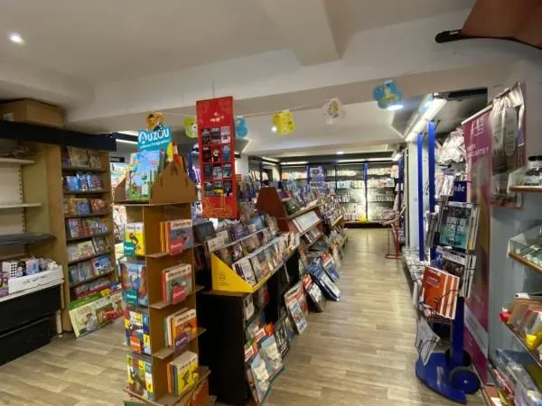 Commerce presse, papeterie 100 m²