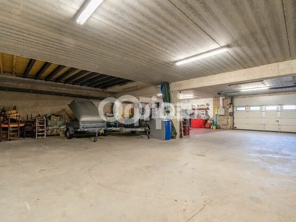 Bureaux 818 m²
