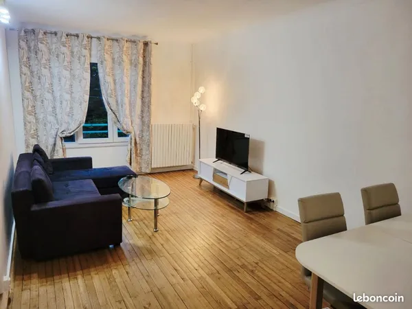 A louer : Charmant T3 meublé rénové - 2 chambres - Vue parc paysager et aperçu mer à 300 du front de