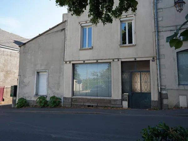 Bien immobilier de rendement Vente Chemillé-en-Anjou 8p 150m² 274900€