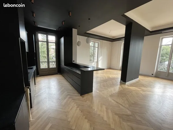 Appartement 4 pièces 166 m²