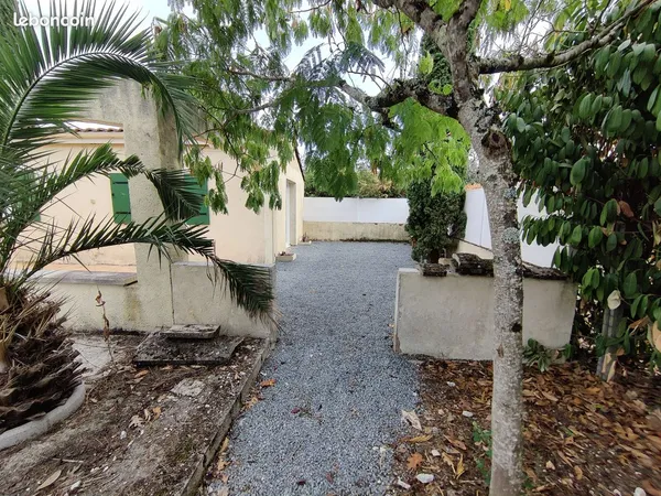 Meublé de 29 m² avec terrasses et parking - Electricité, Eau, Internet inclus