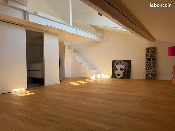 T2 rénové avec mezzanine • Croix-Rousse • Dernier étage • Vue dégagée • 61,77 m² au sol
