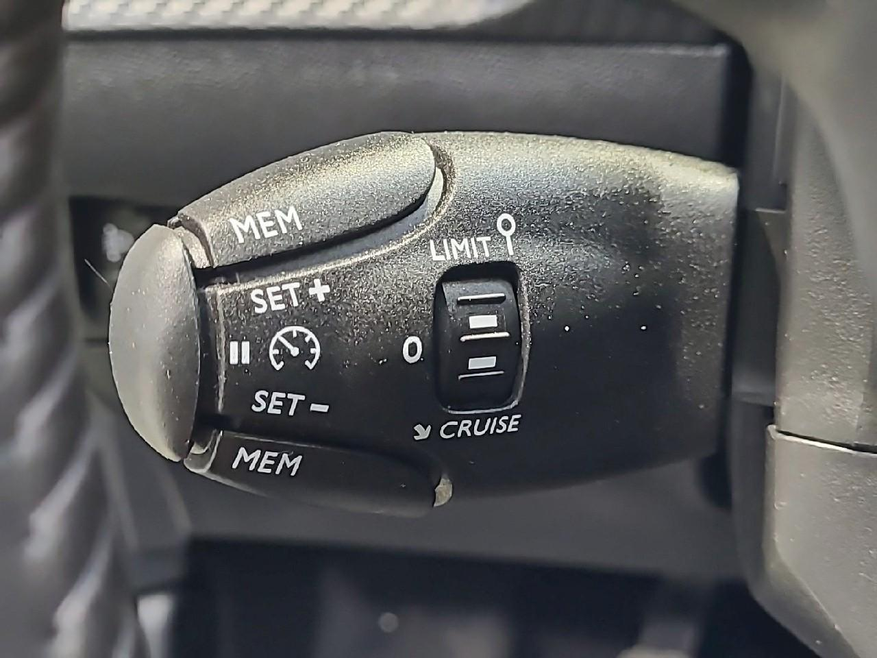 Peugeot 208 puretech 100 s&s bvm6 active — photo 24