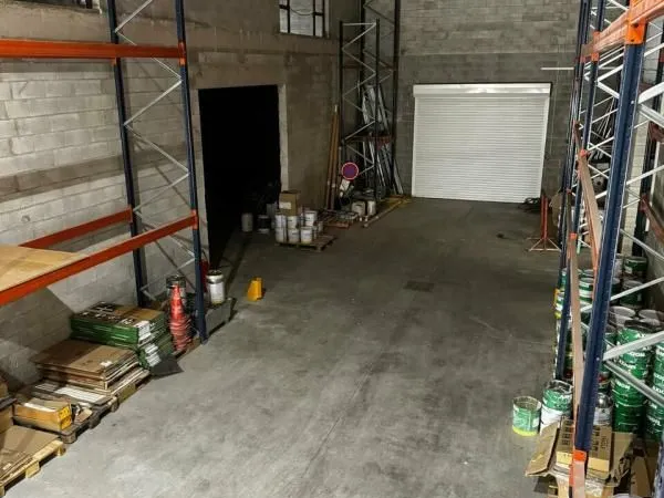 Local d'activité 714 m²
