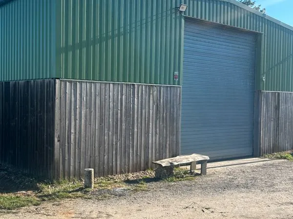 Bâtiment d'activité 216 m² sur 1,5 ha - Artisan, stockage, agricole - Siorac-de-Ribérac