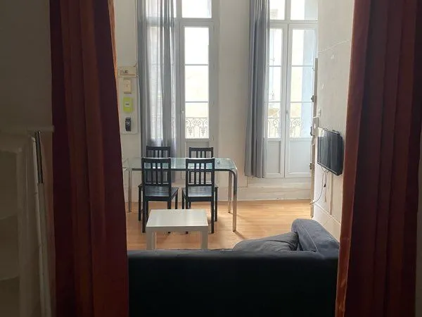 F1 de 27 m2 écusson Montpellier