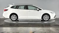Toyota Corolla Touring Sports 122h Dynamic MY22 — photo 4