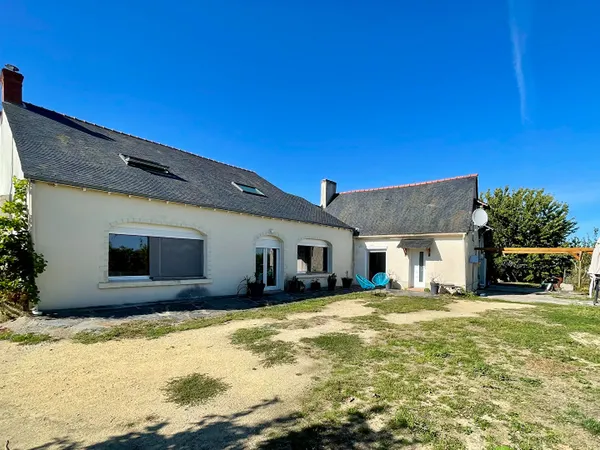 Maison 5 pièces à vendre à Brissac Loire Aubance - 194,20 m² sur 2200 m² de terrain