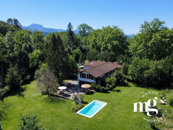 Maison de luxe 9 pièces 270 m²
