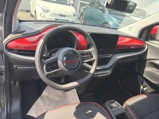 Fiat 500 e 118ch (red) my23 — photo 9
