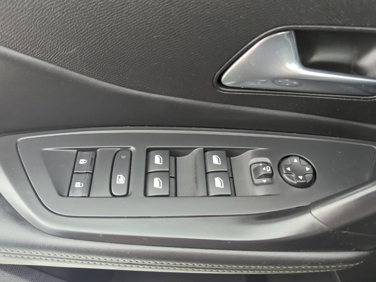 Peugeot 308 phev 180 e-eat8 allure pack — photo 28