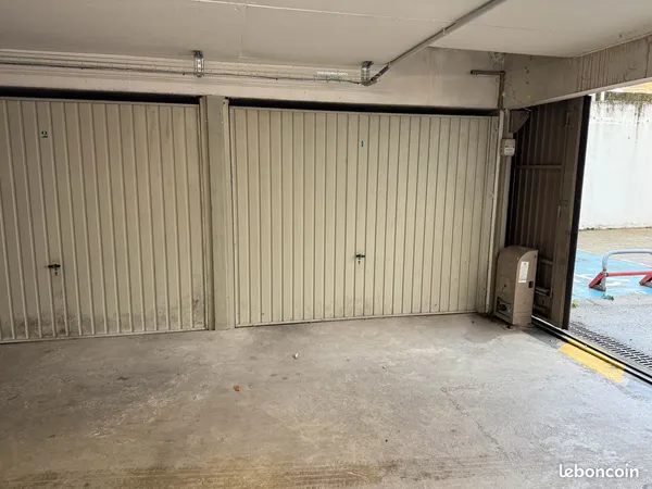 Garage box fermé triple sécurité