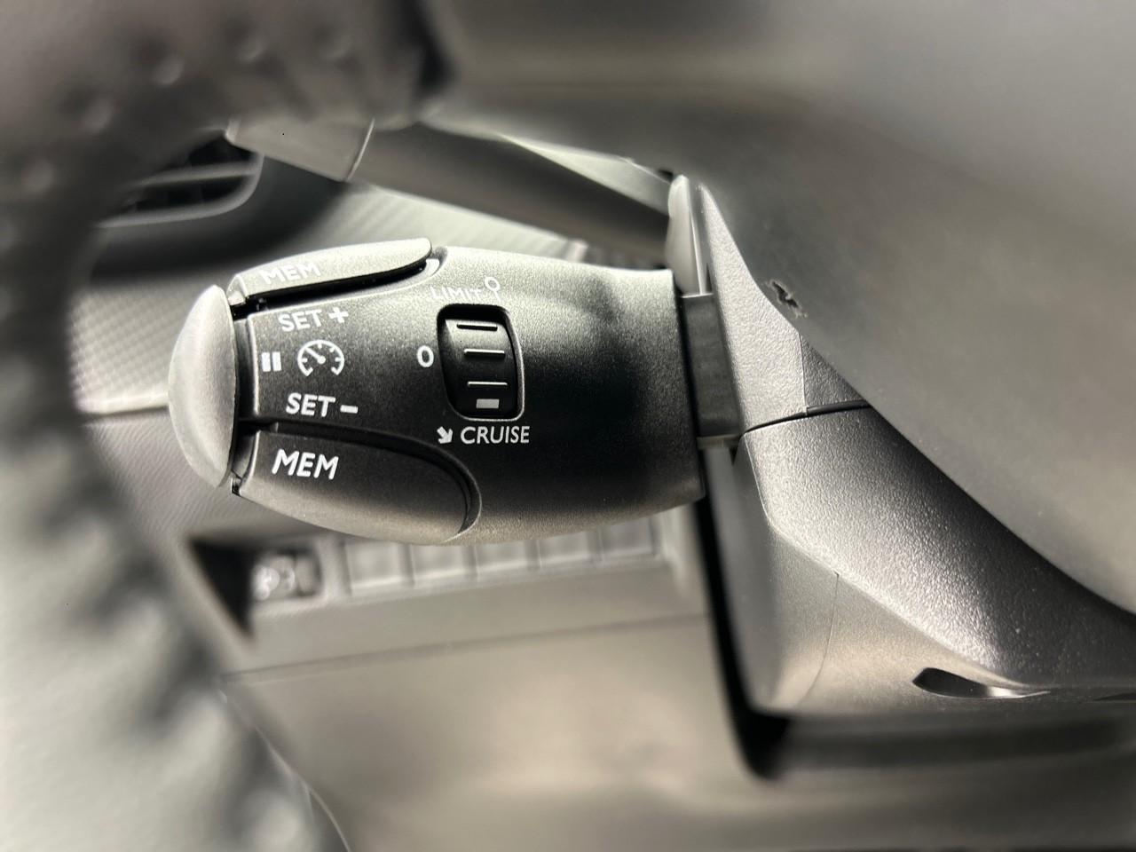 Peugeot 208 100 s&s bvm6 business — photo 20