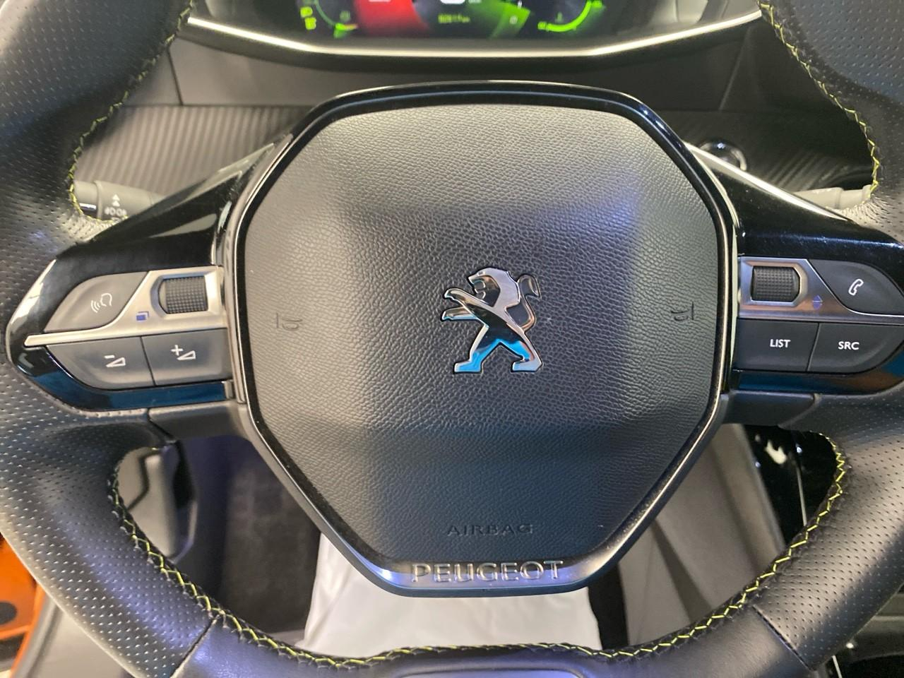 Peugeot 2008 puretech 130 s&s bvm6 gt line — photo 18
