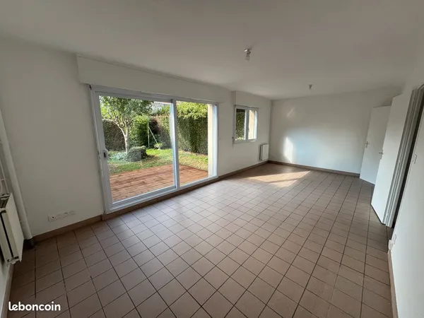 Maison avec jardin et garage en centre-ville - 75,3 m²