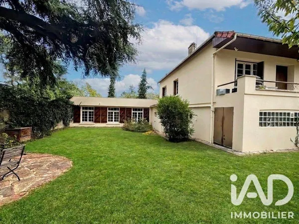 Maison 9 pièces 294 m²