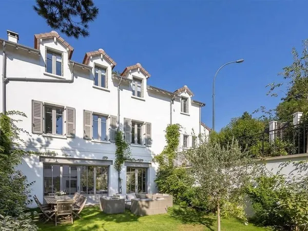 Maison 6 pièces 218 m²