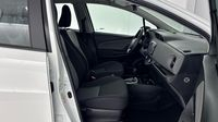 Toyota Yaris 100h France 5p — photo 15