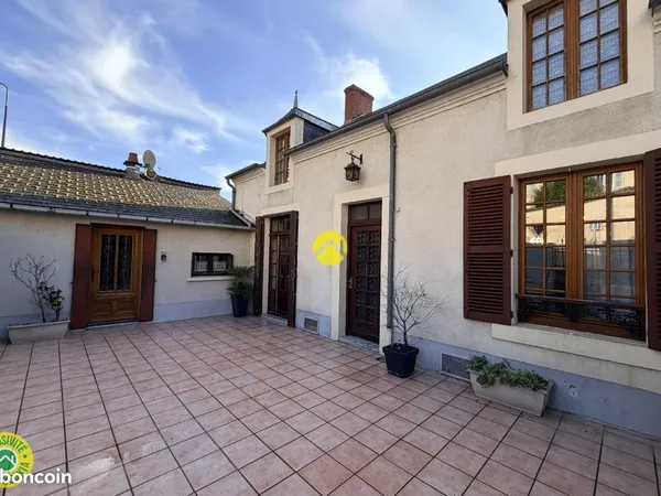 Maison centre Châteauneuf