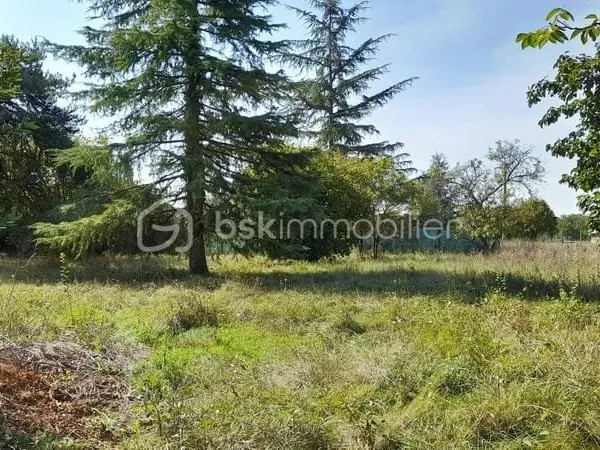 Terrain constructible 1069 m²