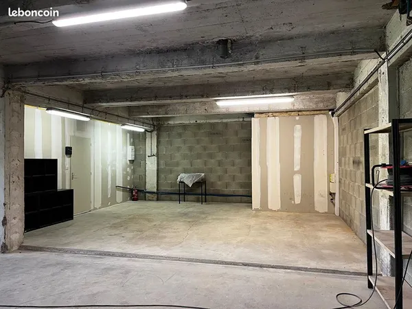 Garage 210 m² LISSIEU