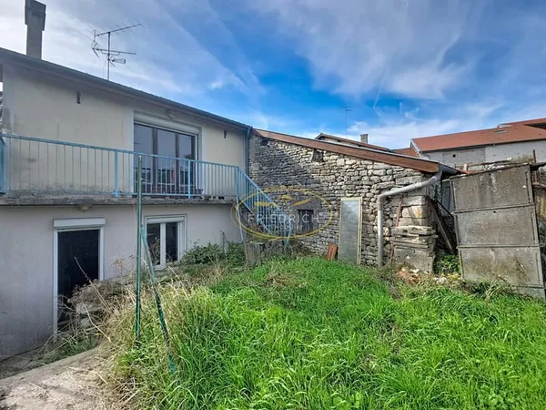 MAISON DE VILLAGE A RÉNOVER