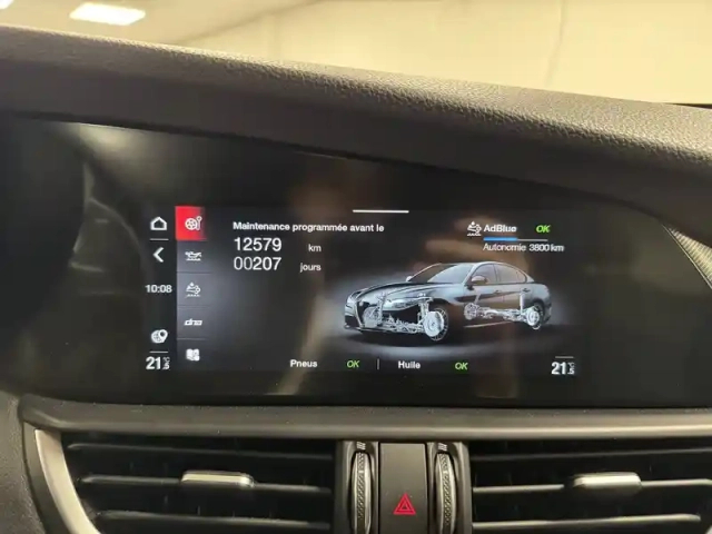 Alfa Romeo Giulia 2.2 190 ch at8 — photo 24