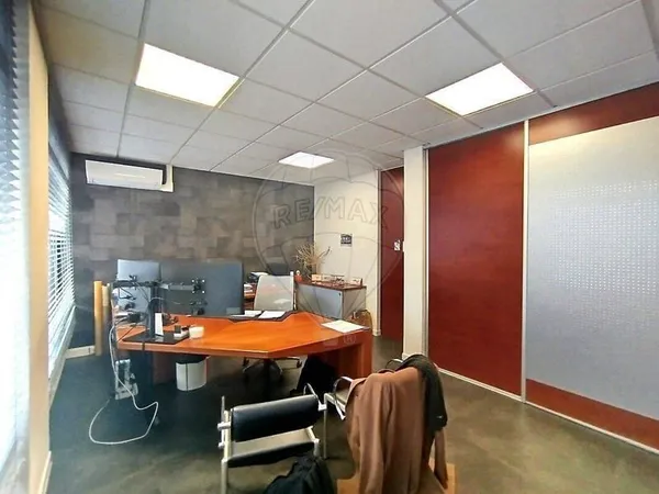 Bureaux 167 m²
